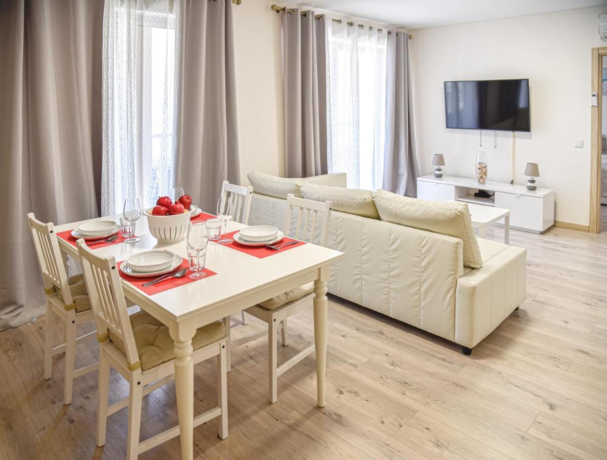 Apartamento Elegante Com Garagem E Piscina Na Praia Da Rocha Portimão