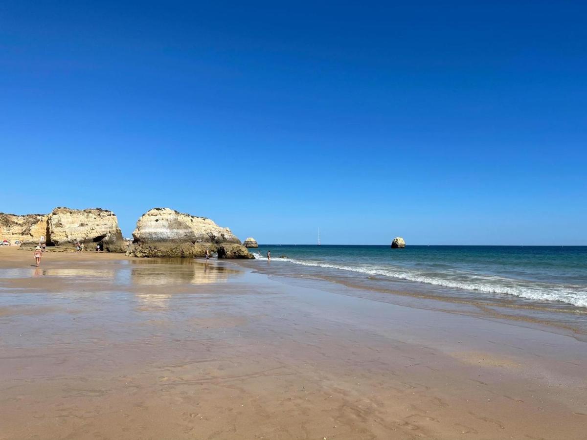 Appartamento Apartamento Elegante Com Garagem E Piscina Na Praia Da Rocha