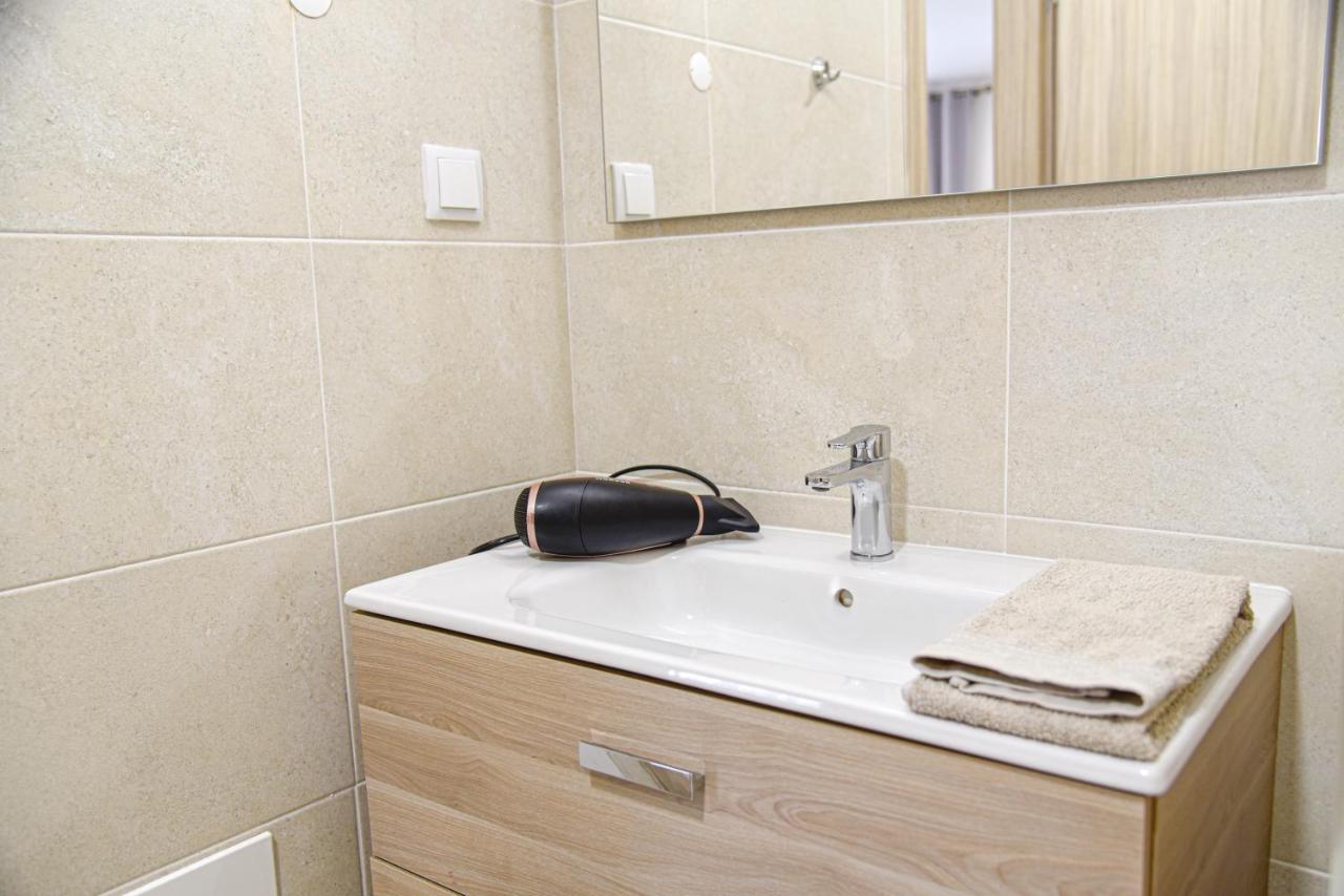 Apartamento Elegante Com Garagem E Piscina Na Praia Da Rocha Portimão