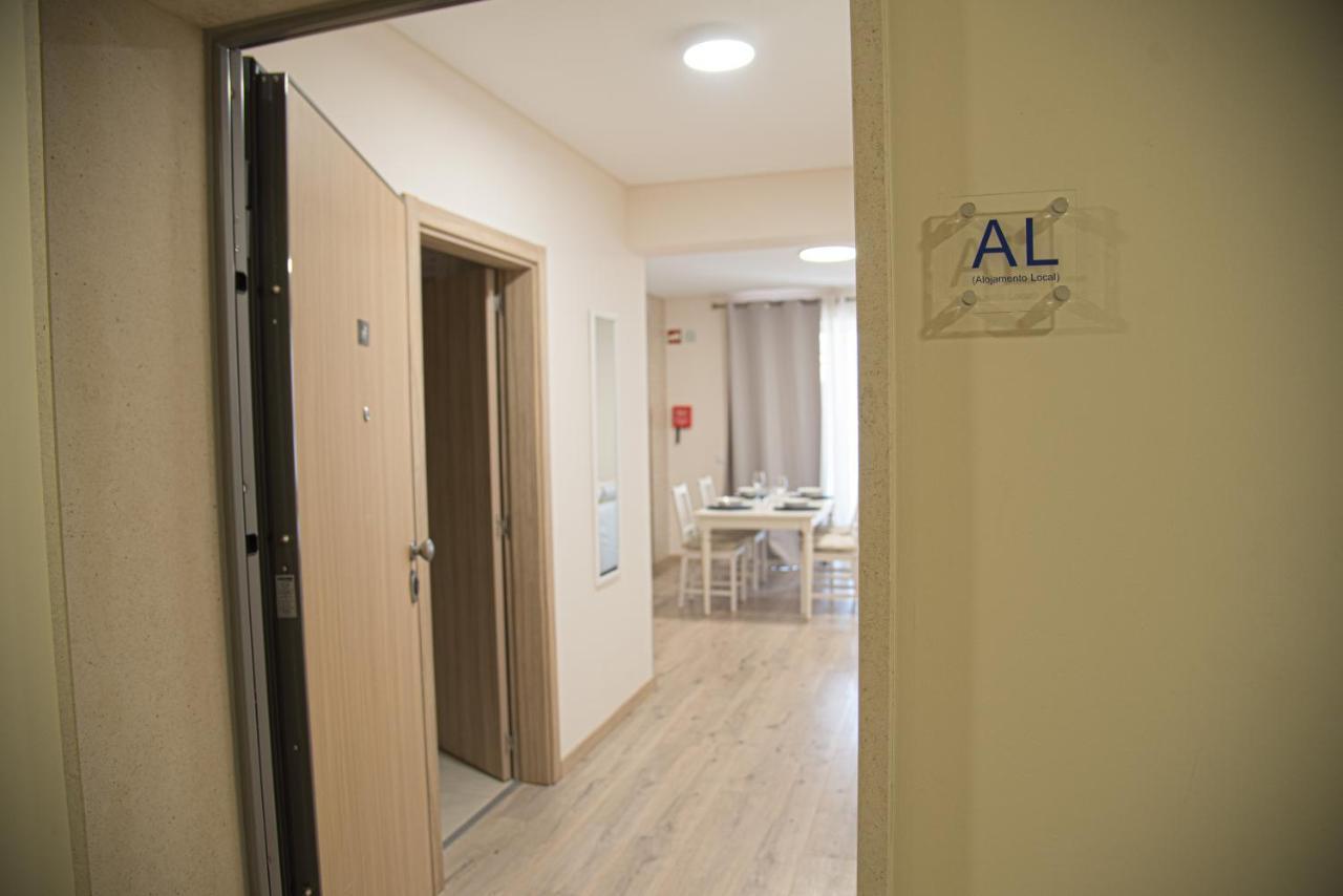 Apartamento Elegante Com Garagem E Piscina Na Praia Da Rocha Portimao