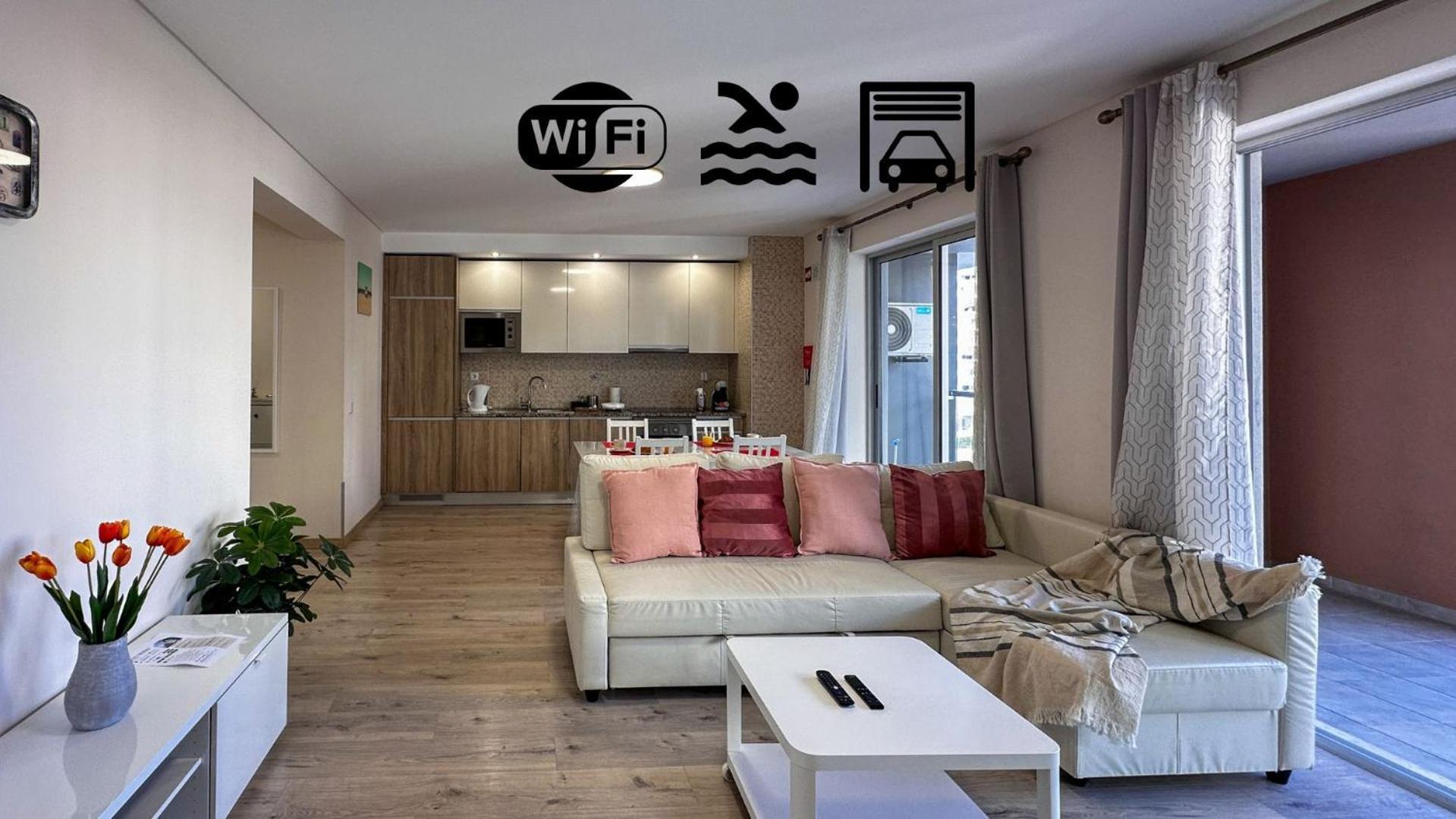 Apartamento Elegante Com Garagem E Piscina Na Praia Da Rocha